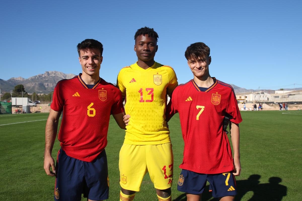 Juan Carlos Murcia, Owen Bosh y David Charcos, la semana pasada en la concentración de la selección española sub'17
