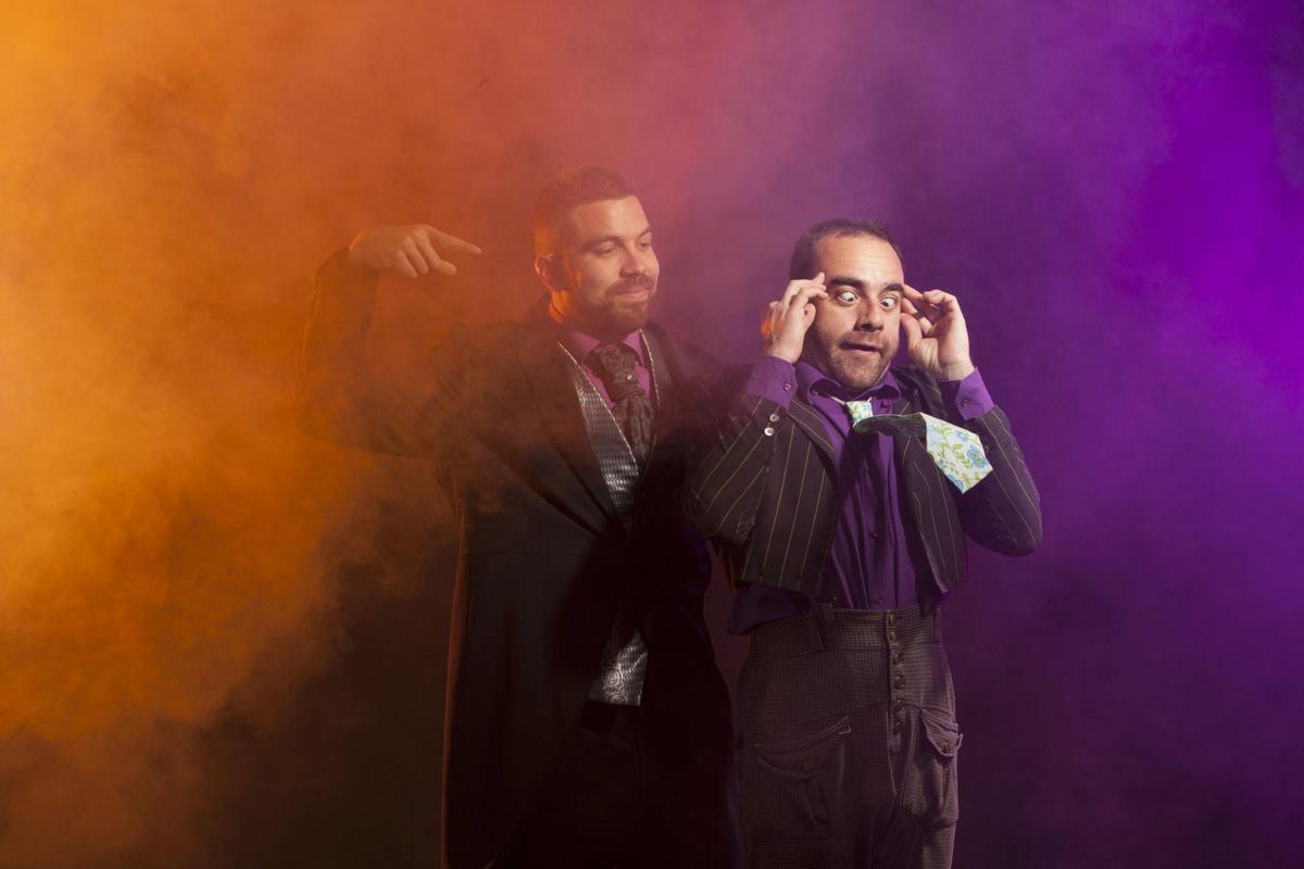 Manolo Costa y Mindanguillo, la pareja cómica galardonada en el mundo del ilusionismo.