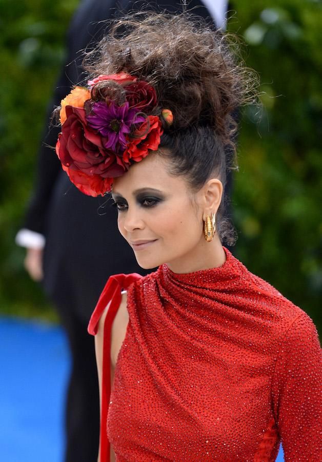 Los mejores looks de belleza de la Gala Met, Thandie Newton