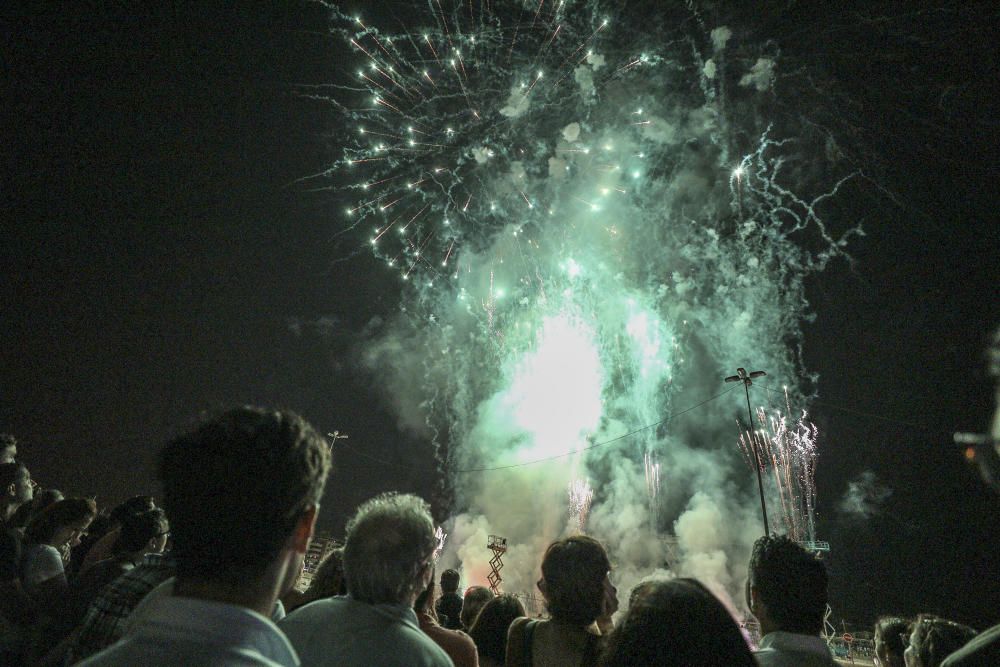 Mascletà nocturna de las fiestas de Elche