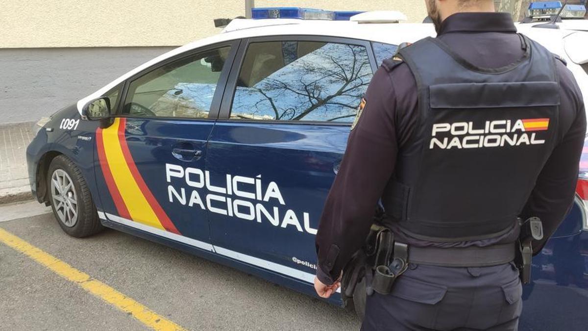 Imagen de un policía nacional