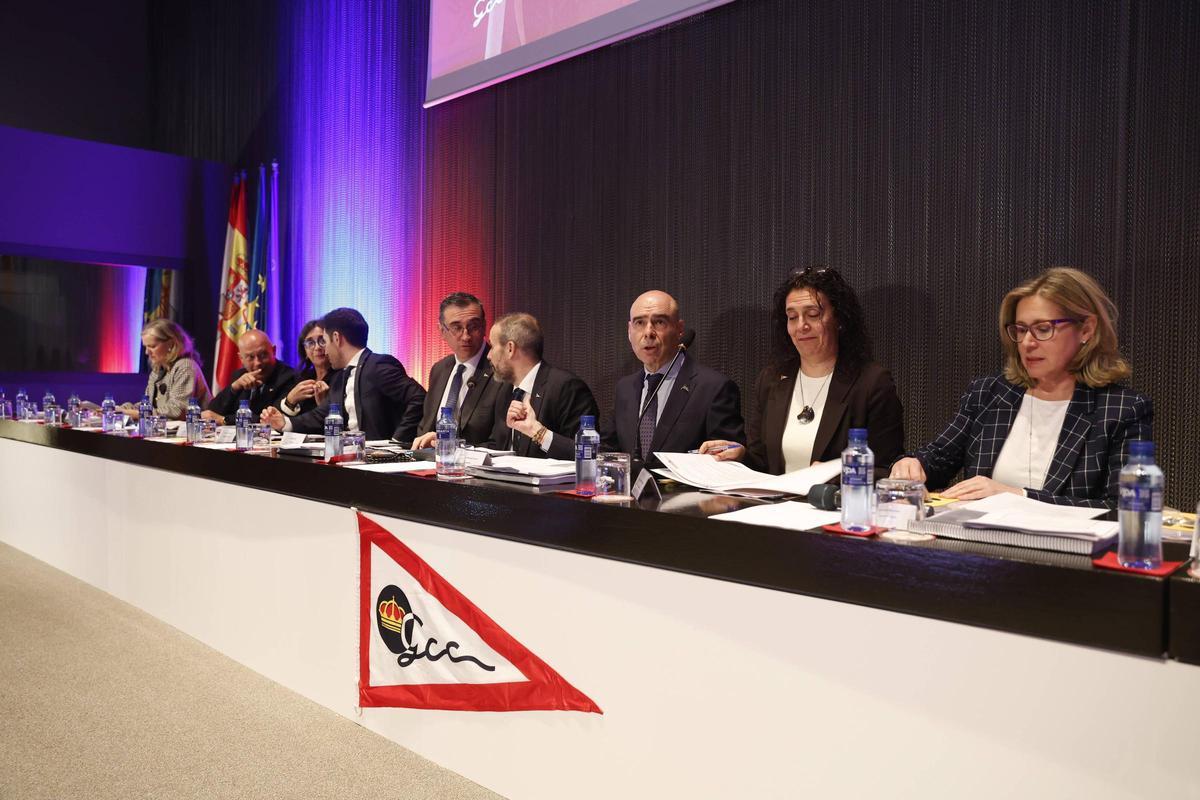 La asamblea del Grupo Covadonga, en imágenes