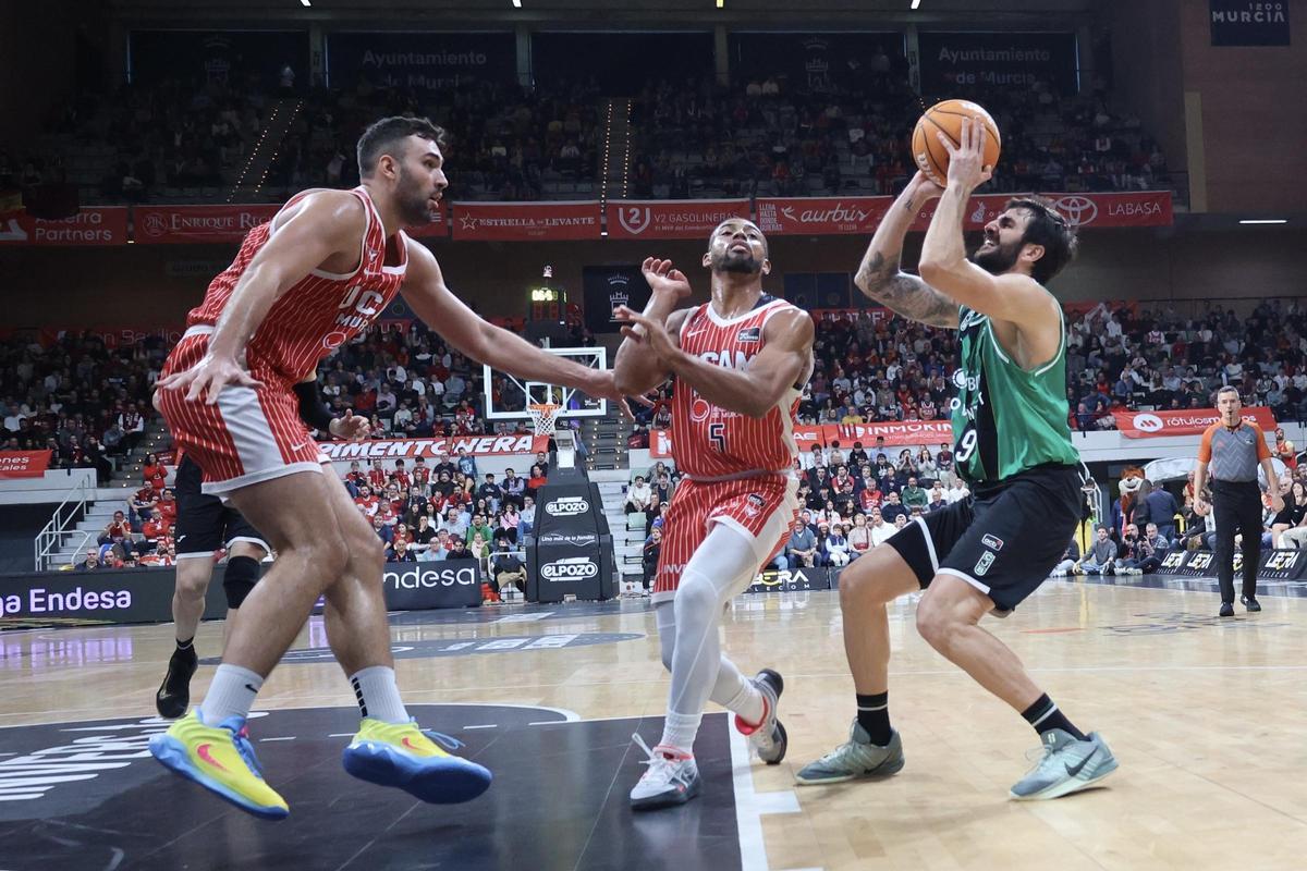Partido entre el Joventut de Badalona y el UCAM Murcia, tercero en la Liga Endesa.