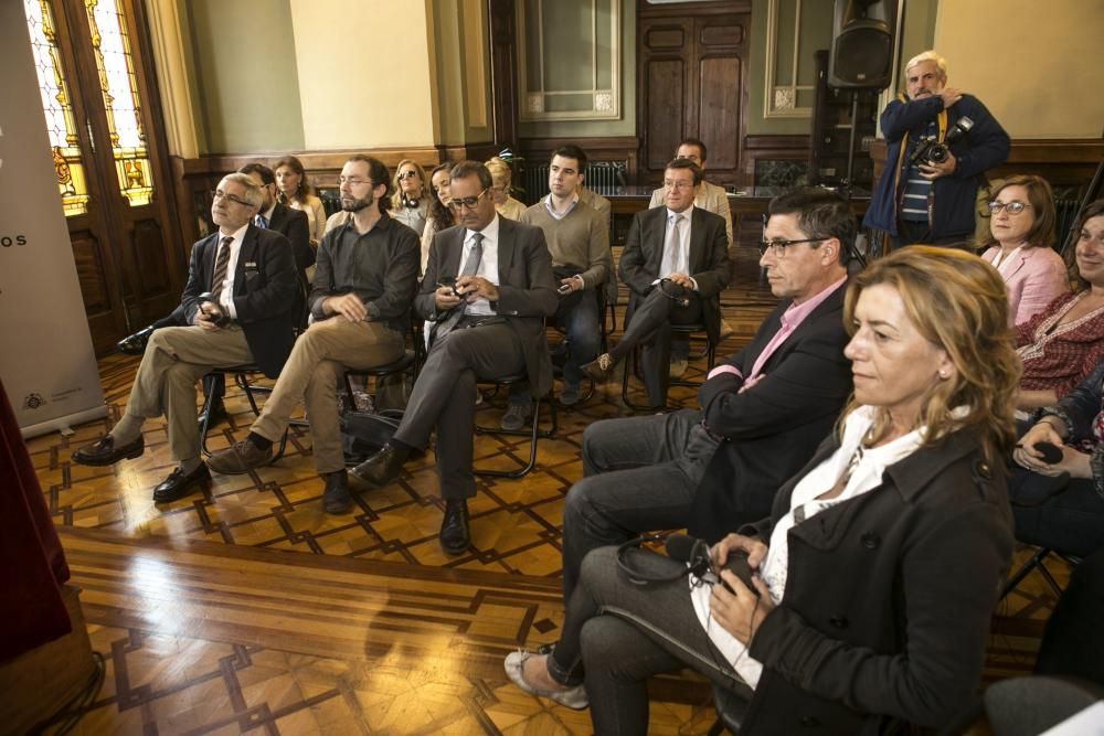 Conferencia de Elisabetta Catelani en la Junta General del Principado