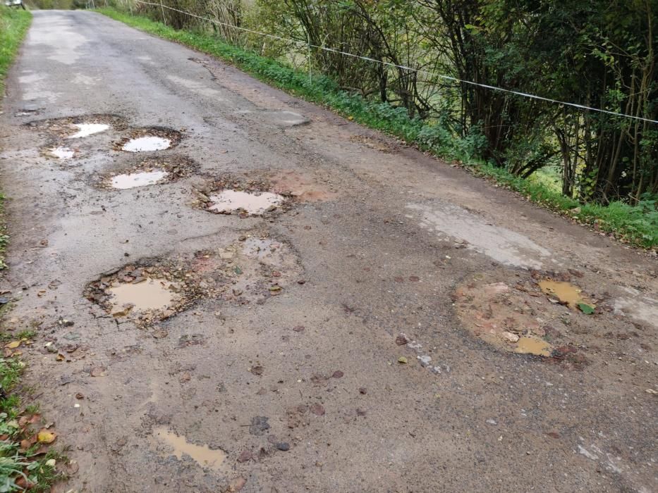 El abandono que sufren los vecinos de Linares, en Proaza: una carretera intransitable