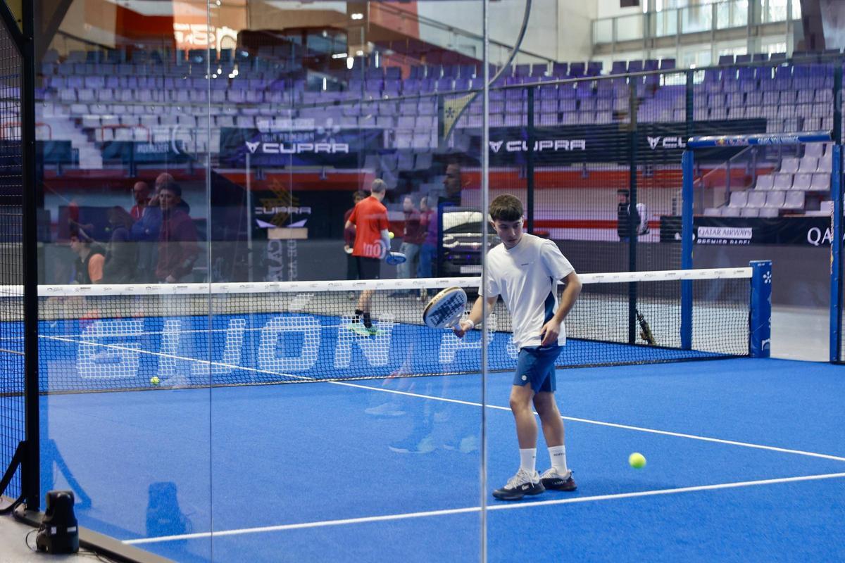 Todo listo en Gijón para disfrutar del mejor pádel internacional (en imágenes)