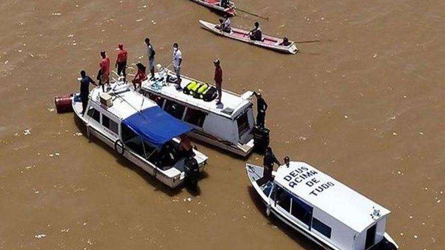 Al menos 18 muertos y 12 desaparecidos tras un naufragio en un río de Brasil