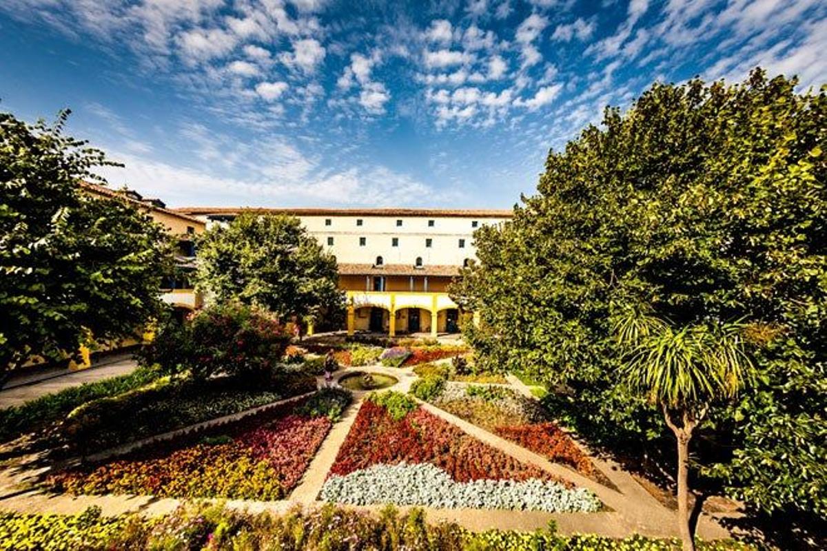 Jardín del Hospital de Arlés.