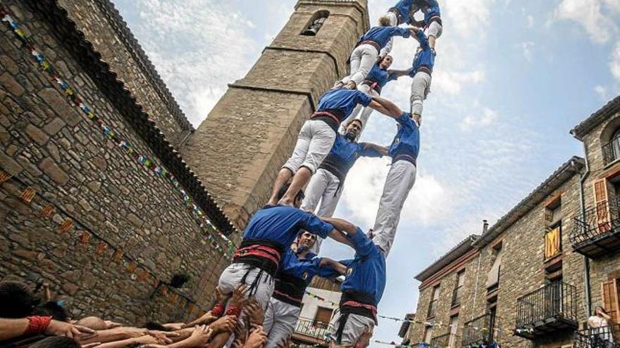 Els Castellers de Berga reinicien la temporada actuant a la plaça on van créixer