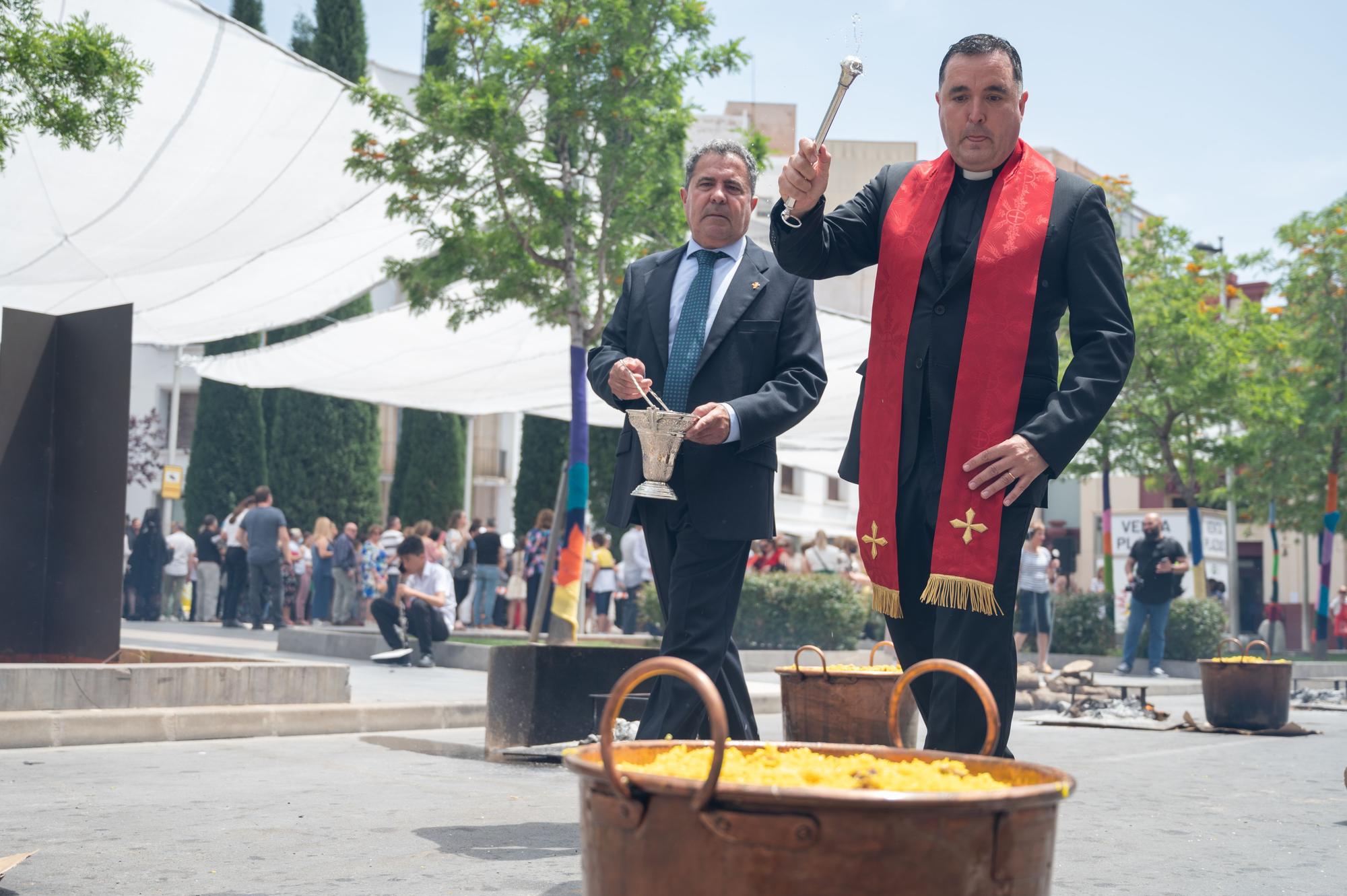 Revive el día grande de Santa Quitèria en Almassora con Les Calderes y la mascletà