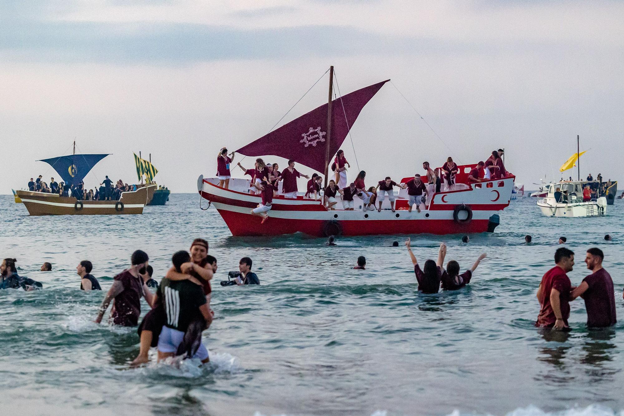 La Vila celebra el Desembarco en sus Fiestas de Moros y Cristianos