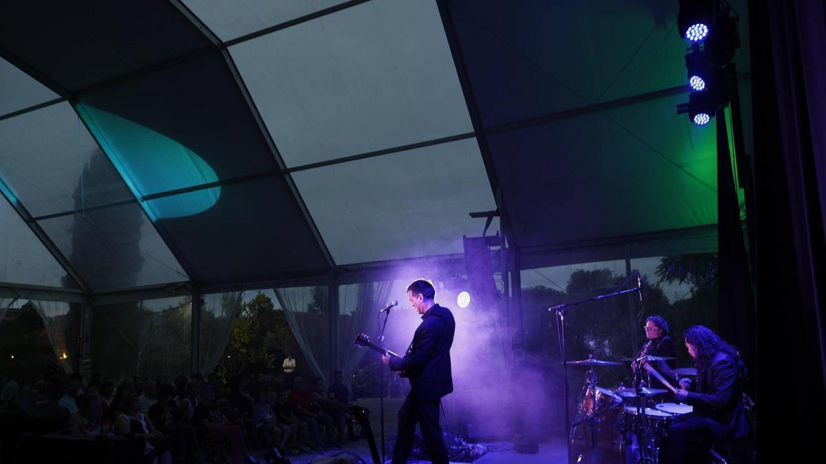 Blues & Decker actuando en la Terraza del Botánico.