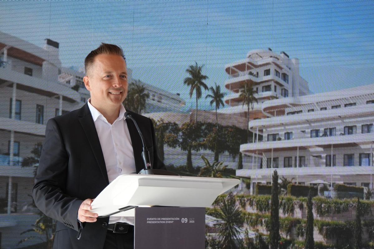 El presidente del Consejo de Administración de Cordia Group, Tibor Földi, durante el acto de colocación de la primera piedra de su segunda promoción en España.