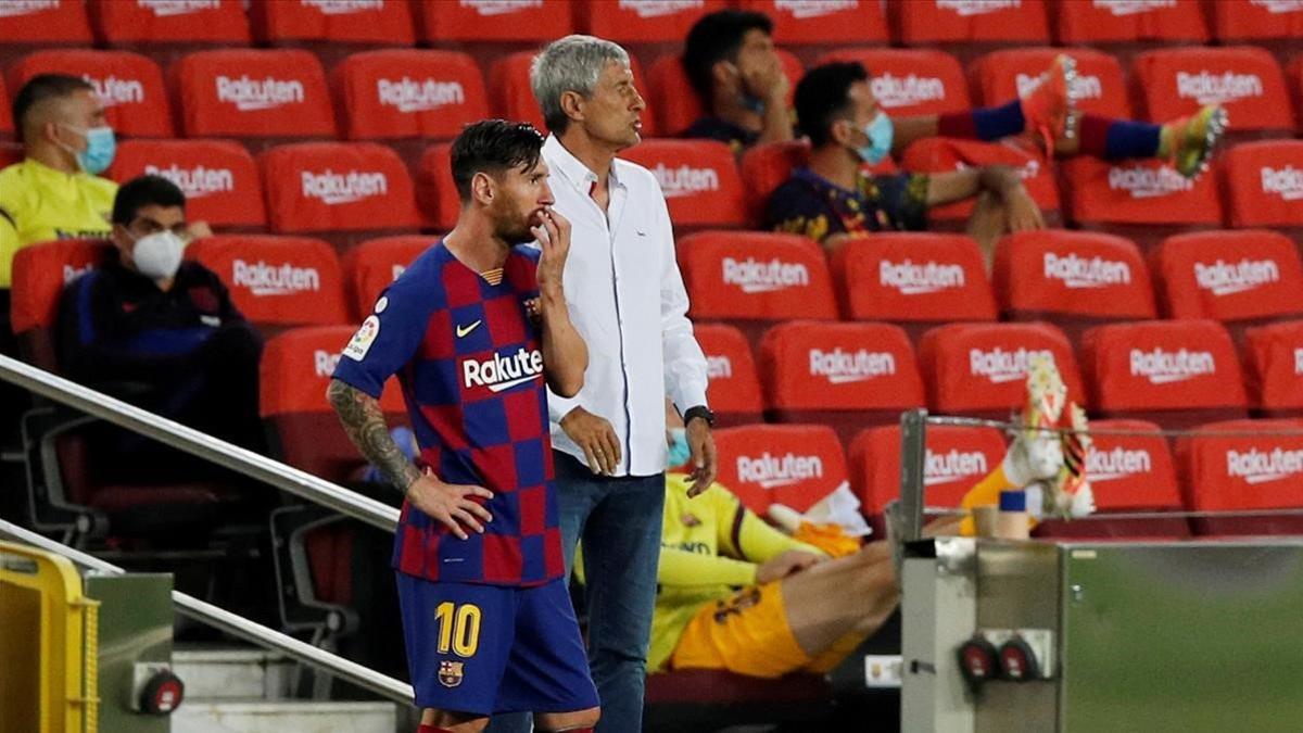 Messi y Setién durante el partido ante CA Osasuna