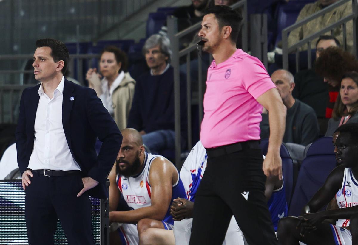 EN IMÁGENES: Los mejores momentos de la séptima victoria del Alimerka Oviedo Baloncesto en el Palacio de los Deportes EN IMÁGENES: Los mejores momentos de la séptima victoria del Alimerka Oviedo Baloncesto en el Palacio de los Deportes
