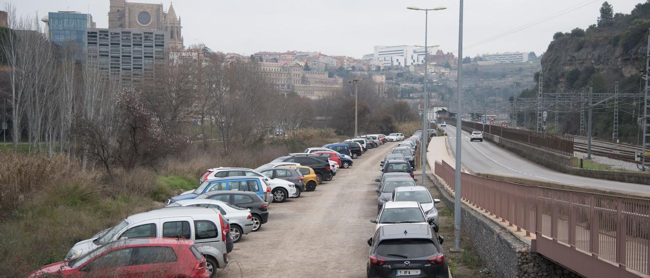 Un dels aparcaments propers a l&#039;estació de la Renfe de Manresa