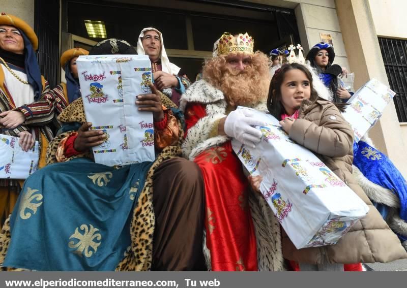 Los Reyes Magos repartieron regalos e ilusiones en Castellón