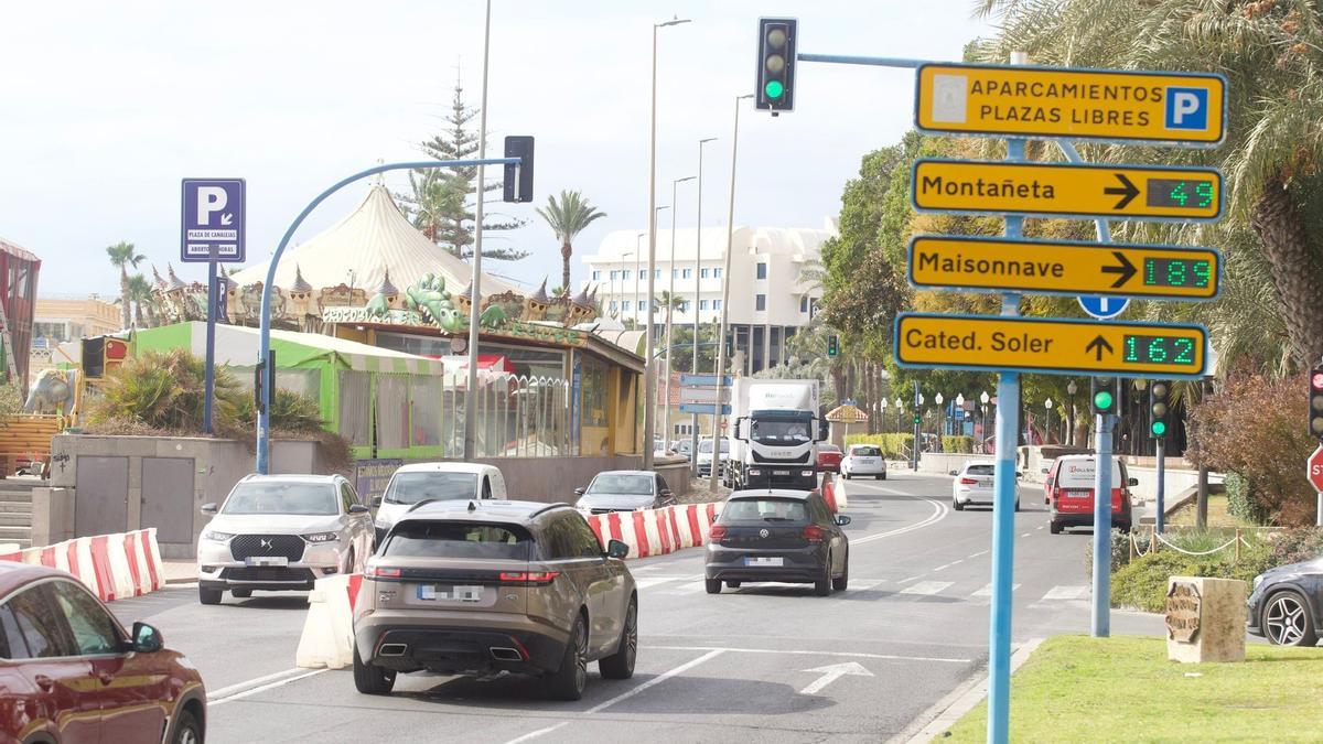 Cortes de tráfico Alicante | Primeros atascos frente a la Explanada de  Alicante por las obras que empiezan hoy