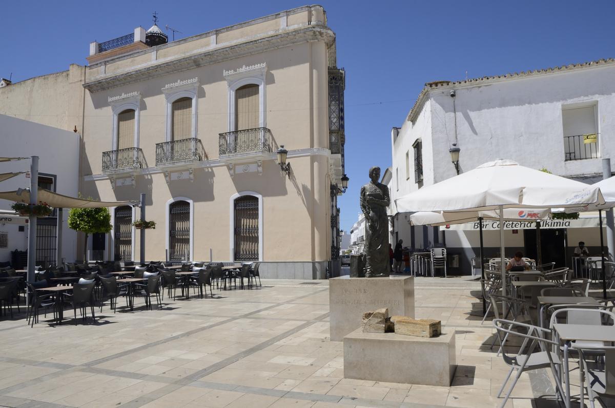 Monumento conmemorativo a la esposa de Juan Ramón Jiménez en Moguer