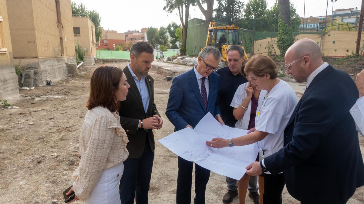 El consejero Juan José Pedreño, junto al alcalde de Caravaca, José Francisco García, visitando las obras