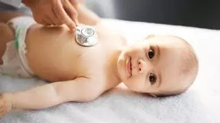 ¿Qué es la bronquiolitis?: Síntomas y tratamiento del virus común en bebés