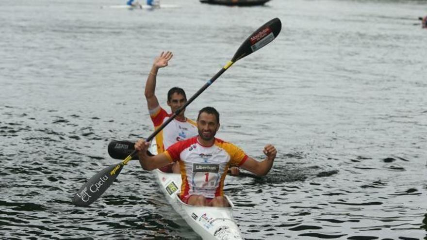 Los dos ganadores del descenso.