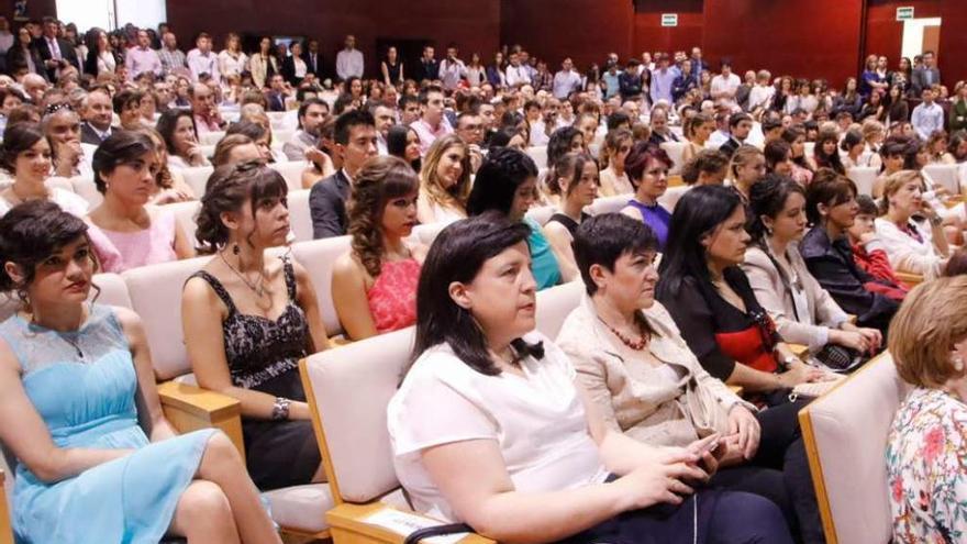 Los alumnos de Enfermería, graduados