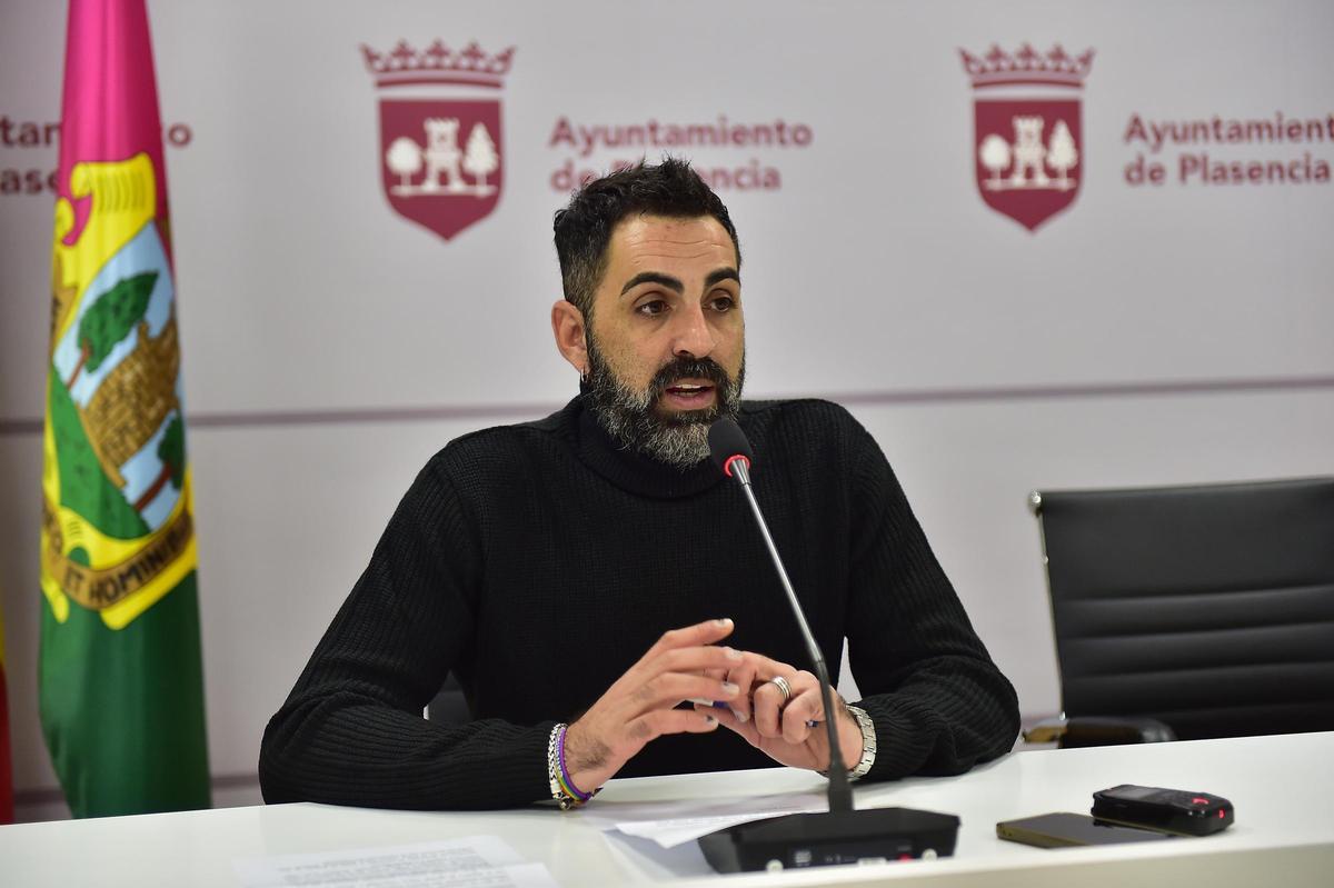 El edil de Infancia y Familia de Plasencia ha presentado la cabalgata.