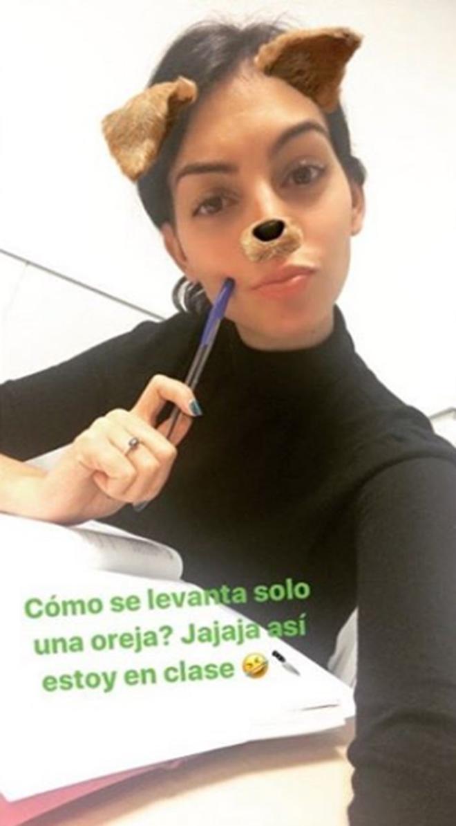 Georgina Rodríguez estudiando
