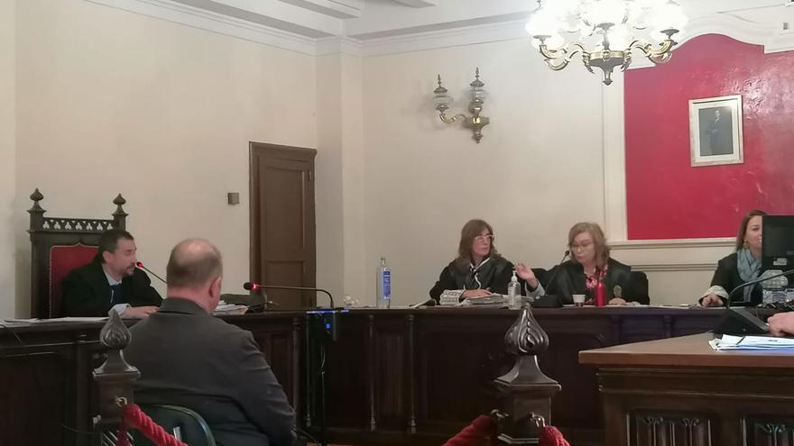 La Fiscalía y el Ayuntamiento piden que un jurado decida el futuro de Alberto Vega en el caso Raga