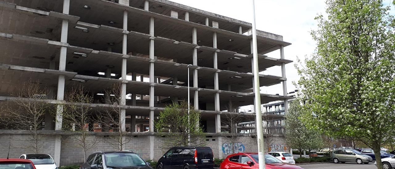 Un edificio sin terminar de la cartera de Sareb.