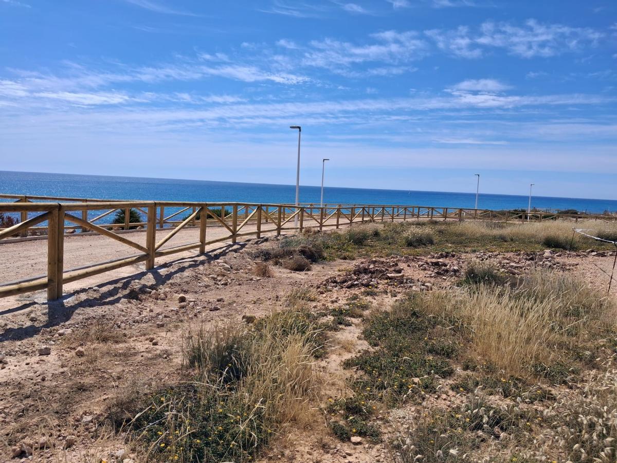 Así está la fase final de urbanización de Cala Mosca en Orihuela Costa