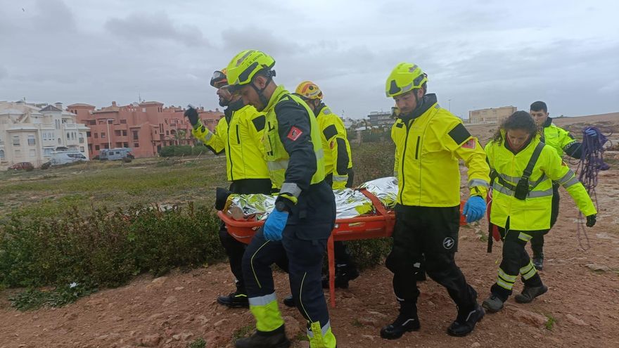 Investigan el hallazgo de un cadáver en la cala Cornuda de Torrevieja