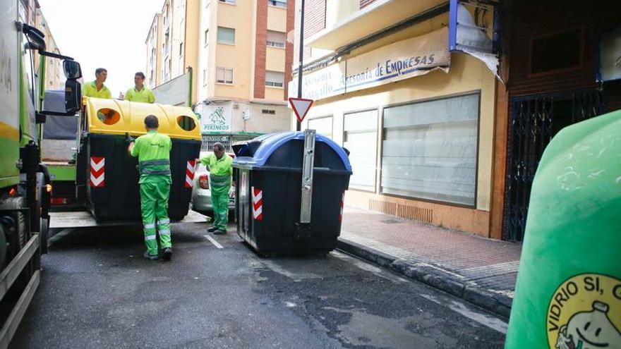 La quema de tres contenedores causa gran alarma