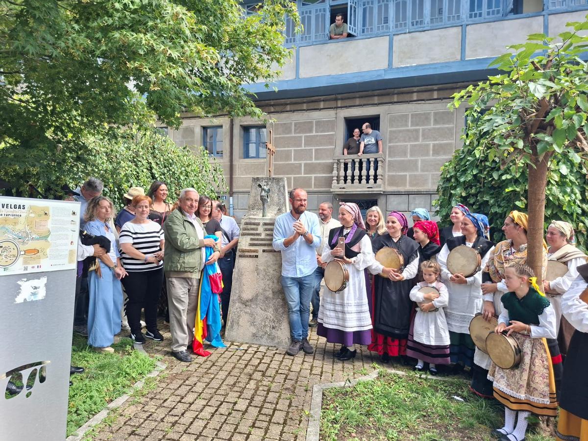 En imágenes: Navelgas celebra el XLIV Día de los Pueblos con un hermanamiento con Infiesto En imágenes: Navelgas celebra el XLIV Día de los Pueblos con un hermanamiento con Infiesto