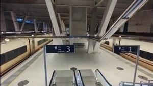 La estación Urzáiz, vacía en el segundo día sin trenes por el temporal.