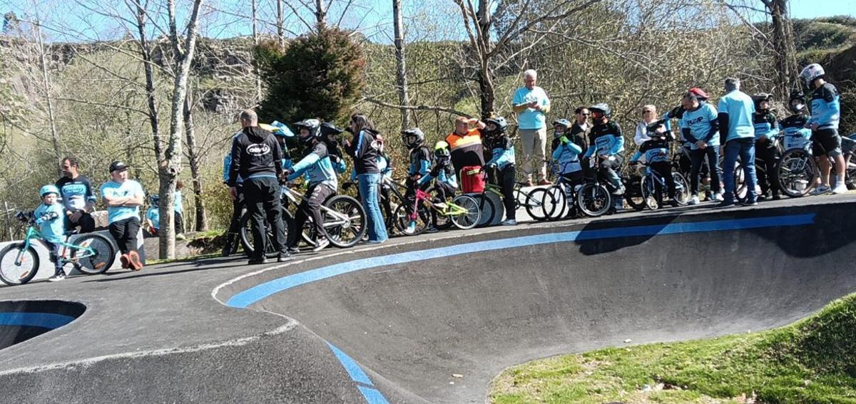 Paredes estrena una nueva pista de «pump track» para jóvenes y familias | FDV