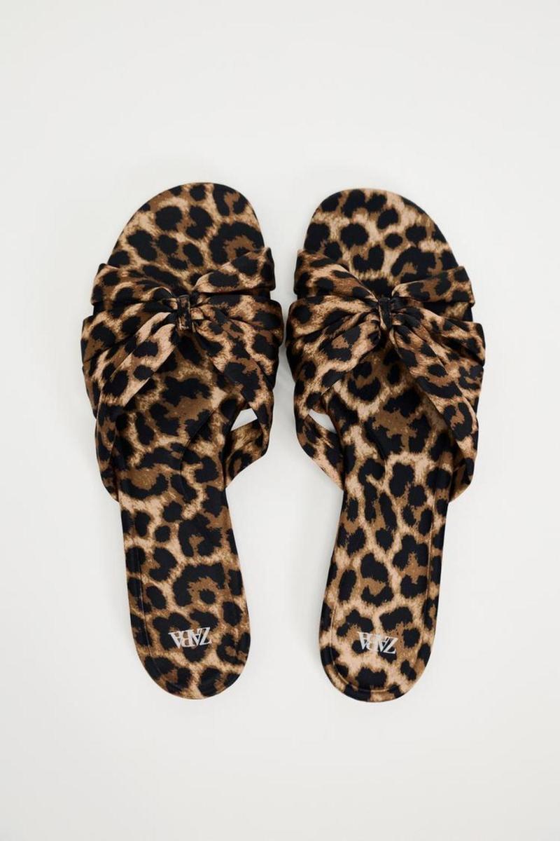 SANDALIA PLANA NUDO ESTAMPADO LEOPARDO