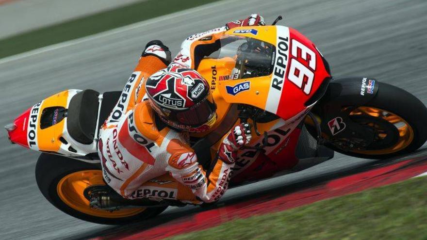 Márquez ya se codea con los favoritos en Malasia