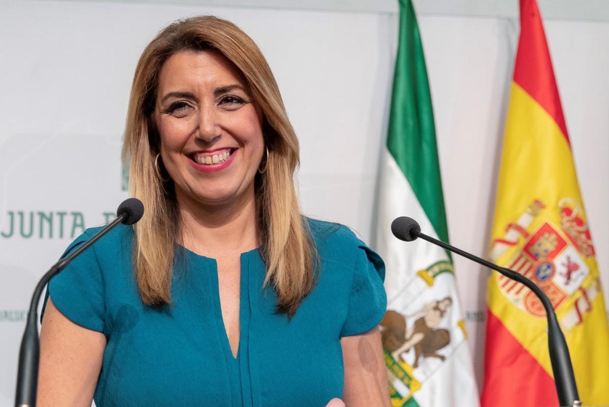 GRAF2469. SEVILLA, 08/10/2018.- La presidenta de la Junta de Andalucía, Susana Díaz, durante su comparecencia esta tarde en el Palacio de San Telmo en Sevilla, tras firmar el decreto de disolución del Parlamento autonómico y de la convocatoria de elecciones andaluzas anticipadas para el próximo 2 de diciembre. EFE/Julio Muñoz