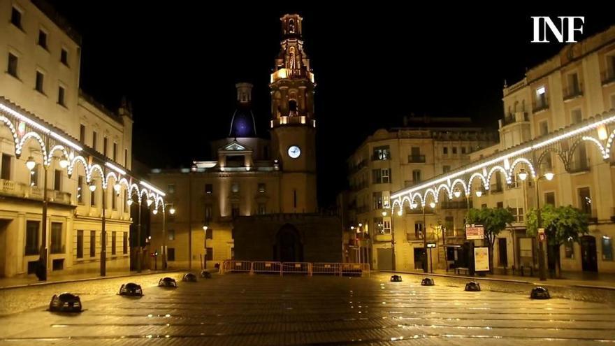 Los alcoyanos cantan el Himno de Fiestas desde los balcones por la crisis del coronavirus