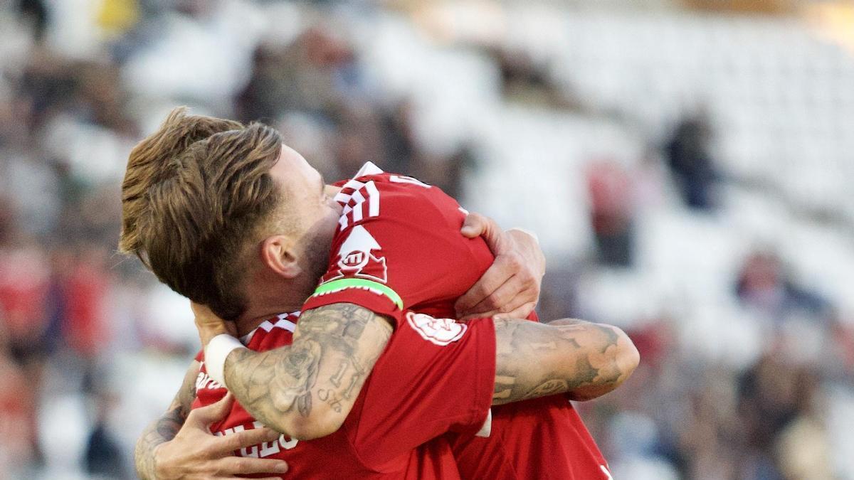 La segunda línea agita al Real Murcia.