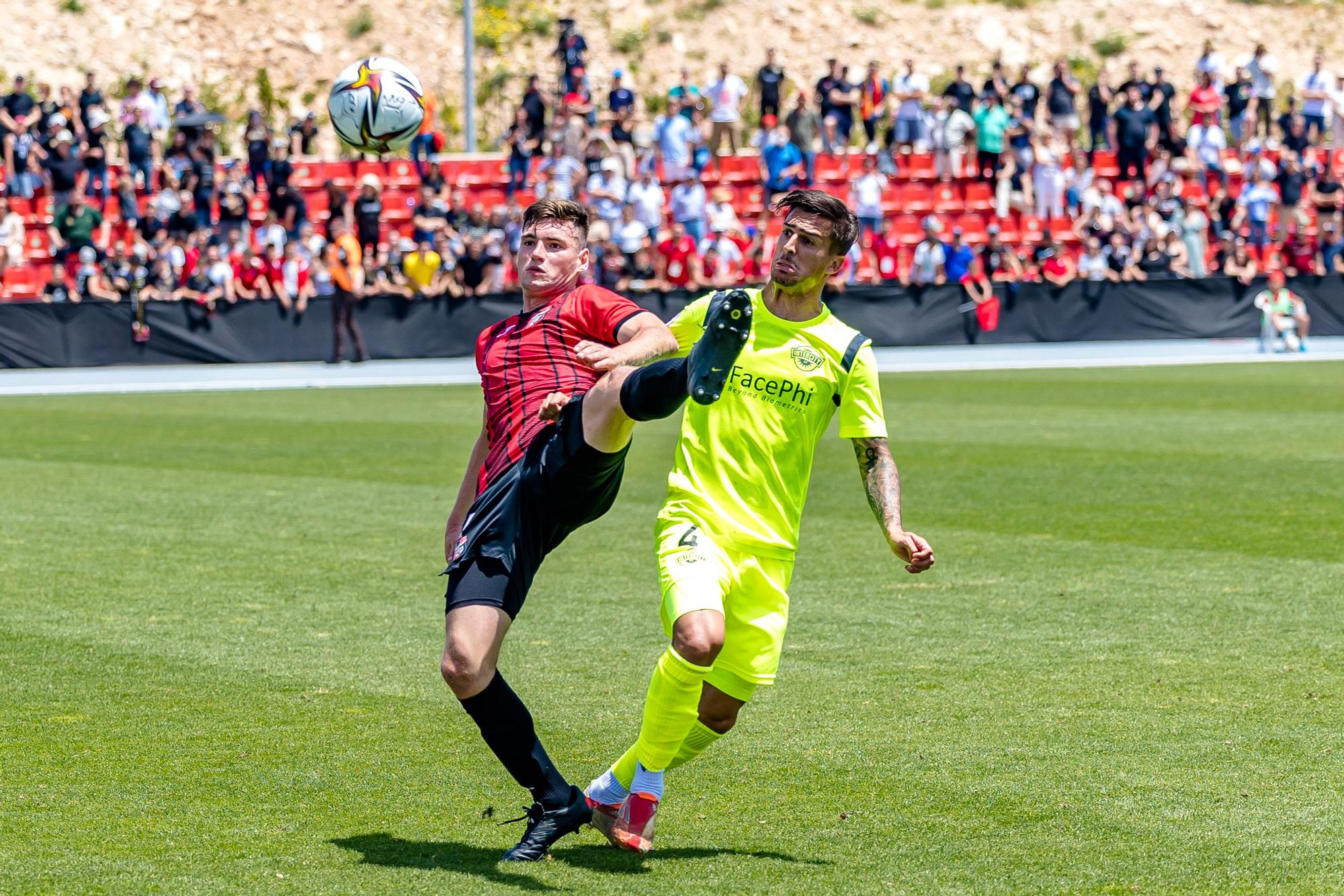 Un empate valía al Intercity en La Nucía para lograr el ascenso directo a Primera RFEF como campeón del grupo 5 de Segunda RFEF. Y un punto lograron los hombres dirigidos por Gustavo Siviero, en un ejercicio de resistencia y orden defensivo