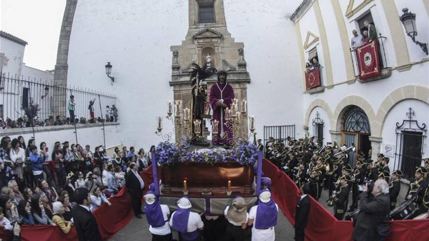 La Salud y Las Batallas protagonizan el Lunes Santo en Cáceres