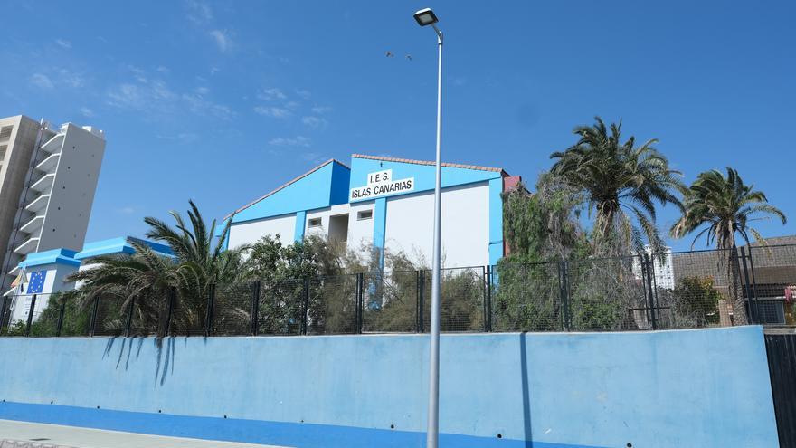 El instituto Islas Canarias recupera su nombre tras recibir alumnado de primaria