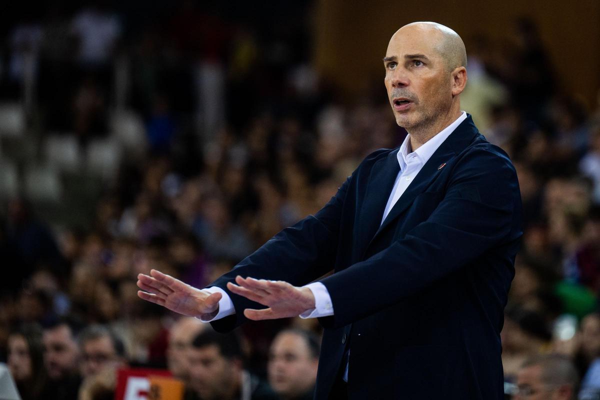 Peñarroya confía en toda la plantilla porque la temporada es muy larga