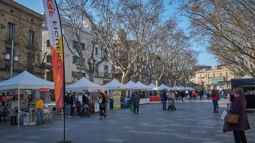 Torna a la Rambla la fira de rebaixes com a «Mercat de Revaixes»