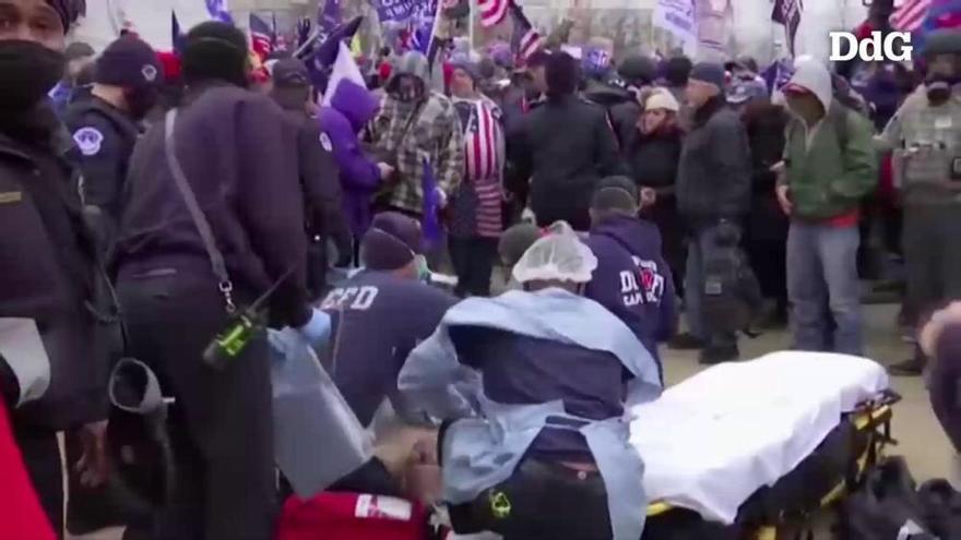 Una torba de seguidors de Trump assalta el Capitoli i provoca el caos a Washington