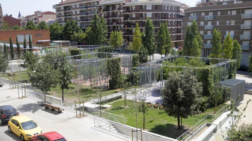 Les &#039;gàbies&#039; de la plaça Catalunya de Manresa, en una imatge d&#039;arxiu