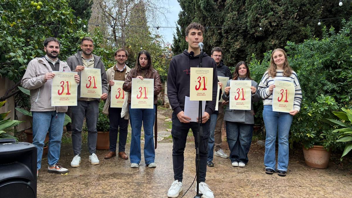 Imagen de la presentación del bloque juvenil celebrada esta mañana en Can Alcover.